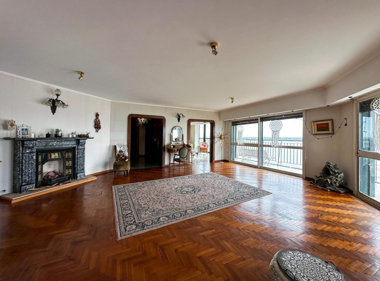 Foto de Departamento piso exclusivo con 5 dormitorios, vista al rio y cochera, imagen 2