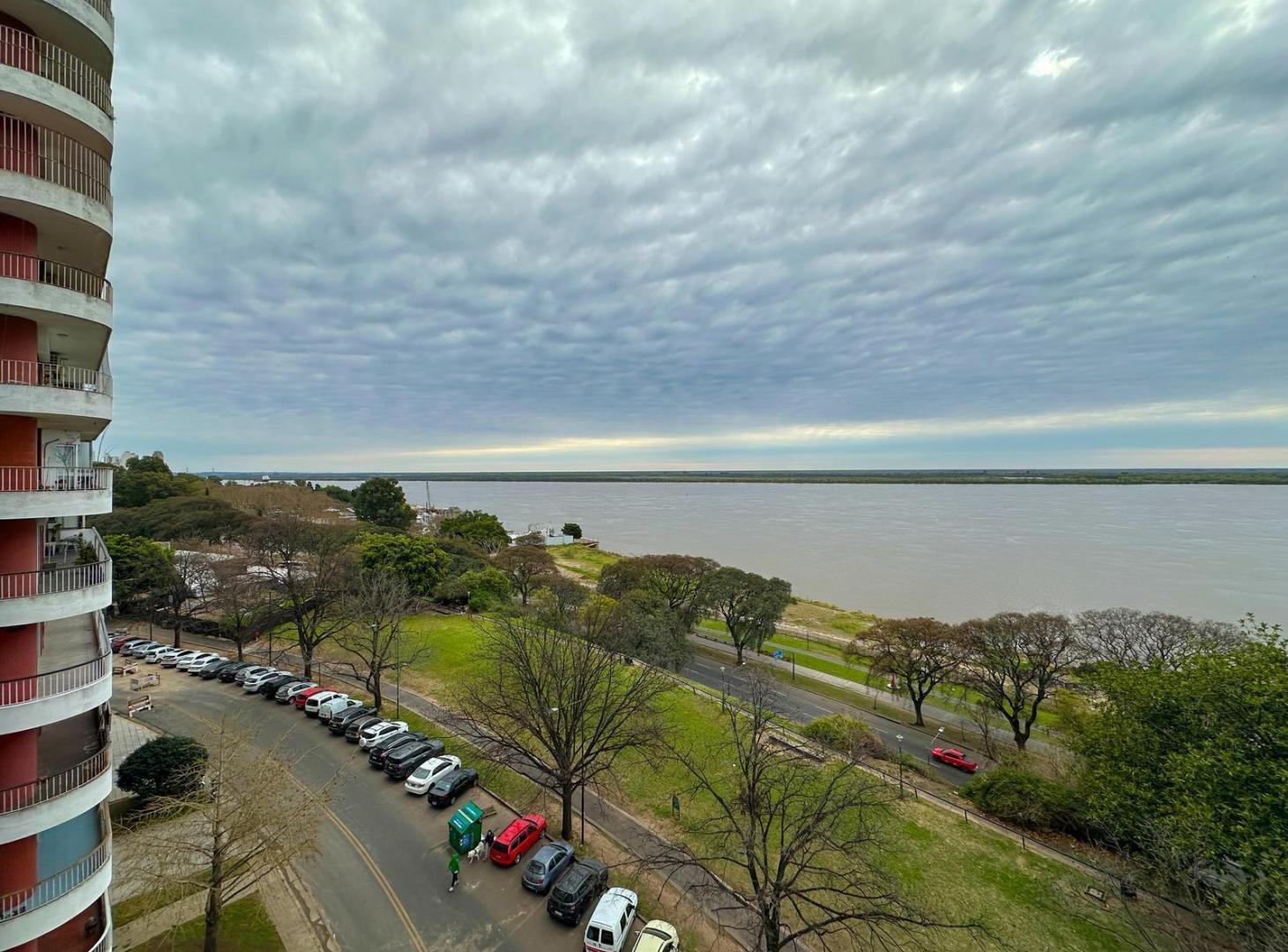 Foto de Departamento piso exclusivo con 5 dormitorios, vista al rio y cochera, imagen 1