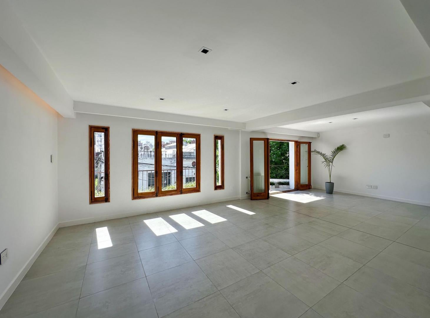 Foto de Casa de 3 dormitorios con patio, cochera y amplia terraza, imagen 5