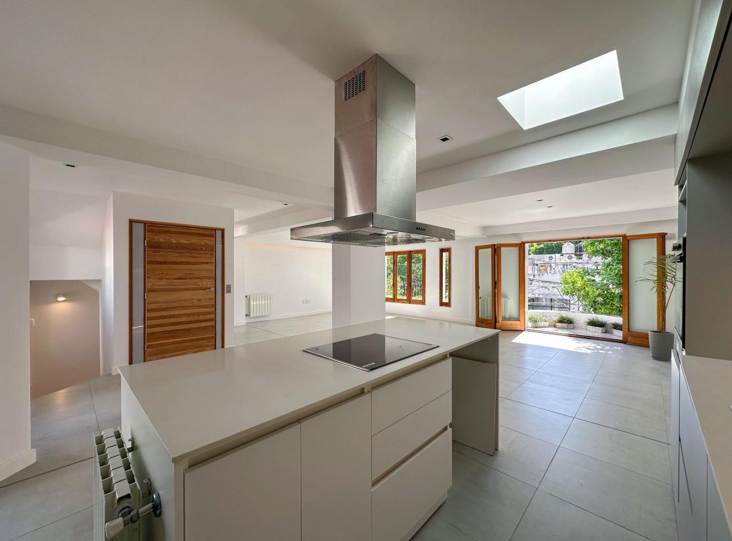 Foto de Casa de 3 dormitorios con patio, cochera y amplia terraza, imagen 1