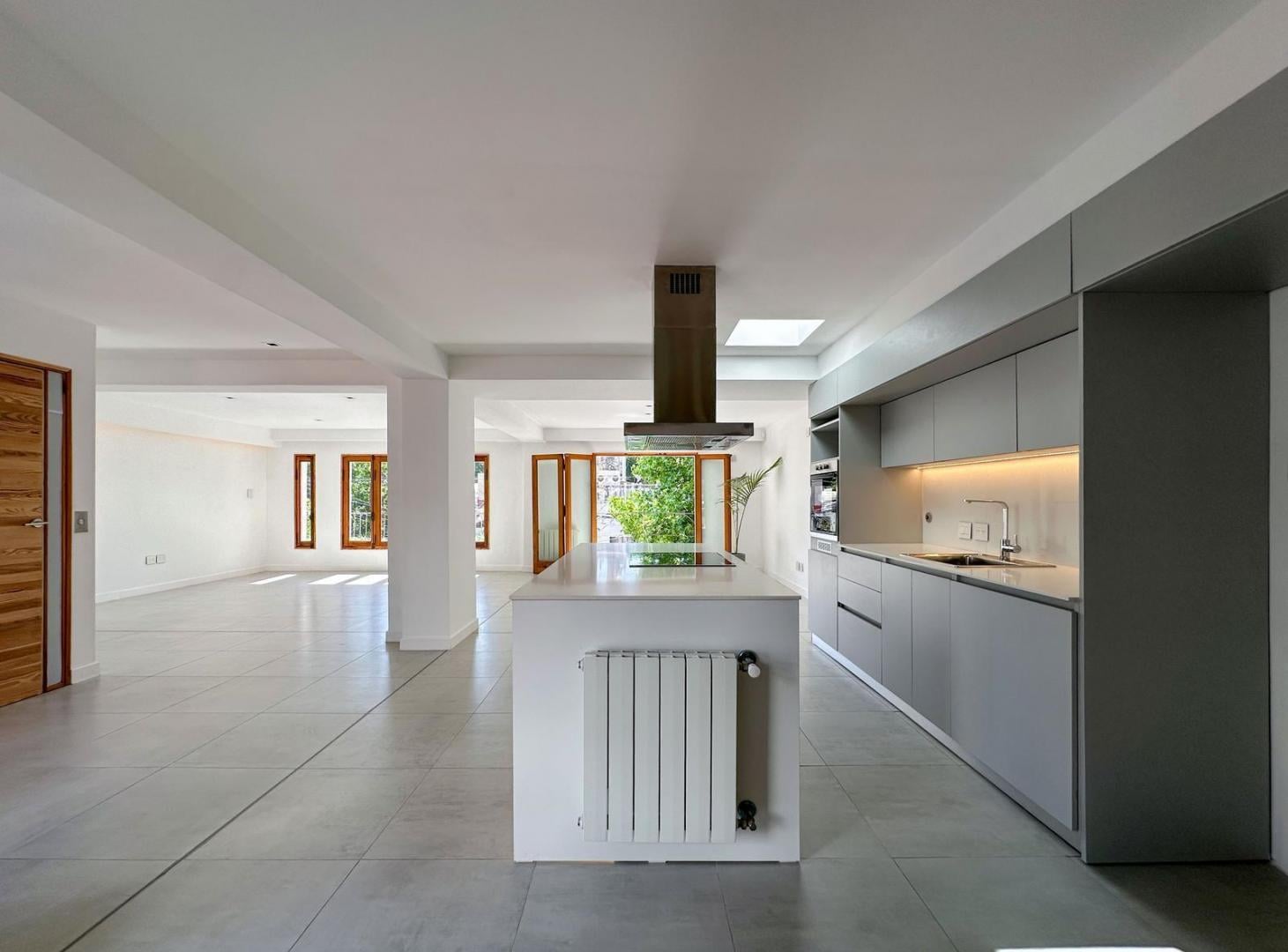 Foto de Casa de 3 dormitorios con patio, cochera y amplia terraza, imagen 3