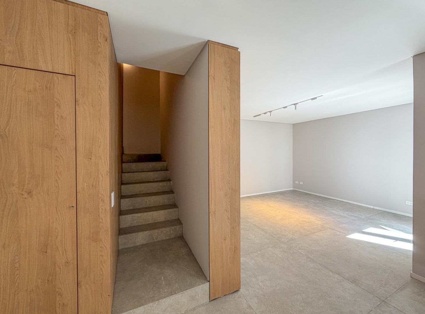 Foto de Casa de pasillo a estrenar de 3 dormitorios con jardín y terraza en, imagen 2
