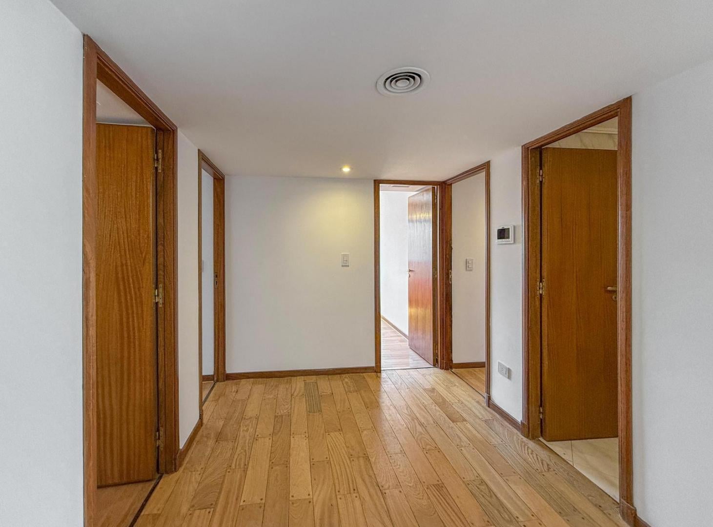 Foto de Departamento piso exclusivo de 4 dormitorios, 4 baños y 2 cocheras, imagen 2