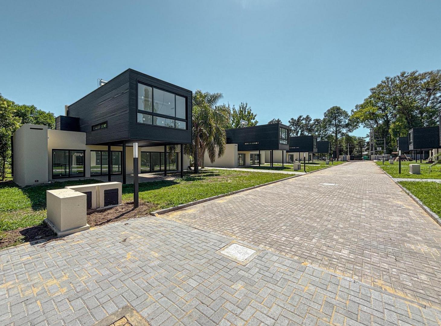 Foto de Casas de 2 dormitorios con jardín y pileta en complejo de Funes, imagen 2