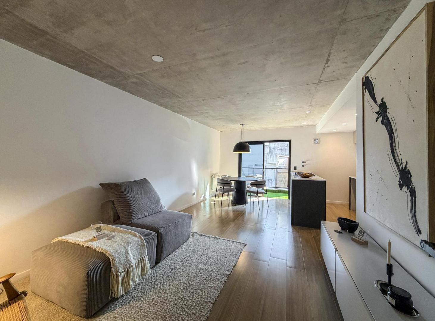 Foto de Departamento de 2 dormitorios con radiadores y diseño, imagen 4