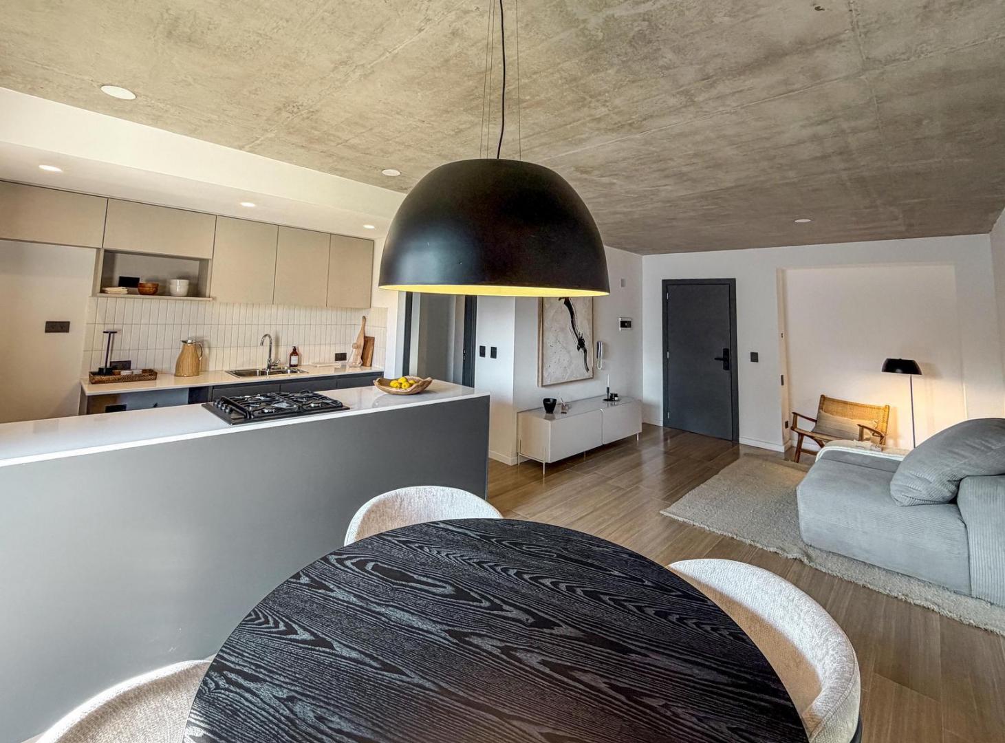 Foto de Departamento de 2 dormitorios con radiadores y diseño, imagen 1