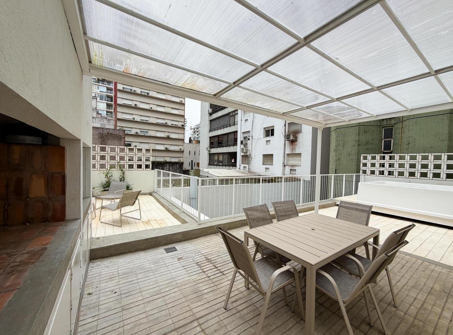 Foto de Casa de pasillo único de 3 dormitorios con pileta en la zona río, imagen 4