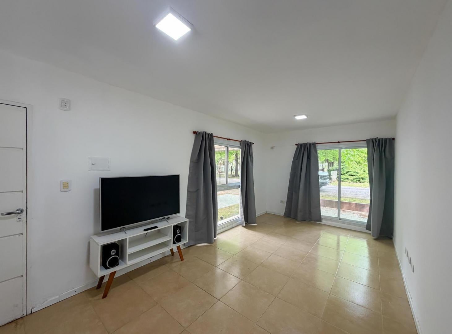 Foto de Departamento de 2 dormitorios con cochera en Condominio de Barrio, imagen 4