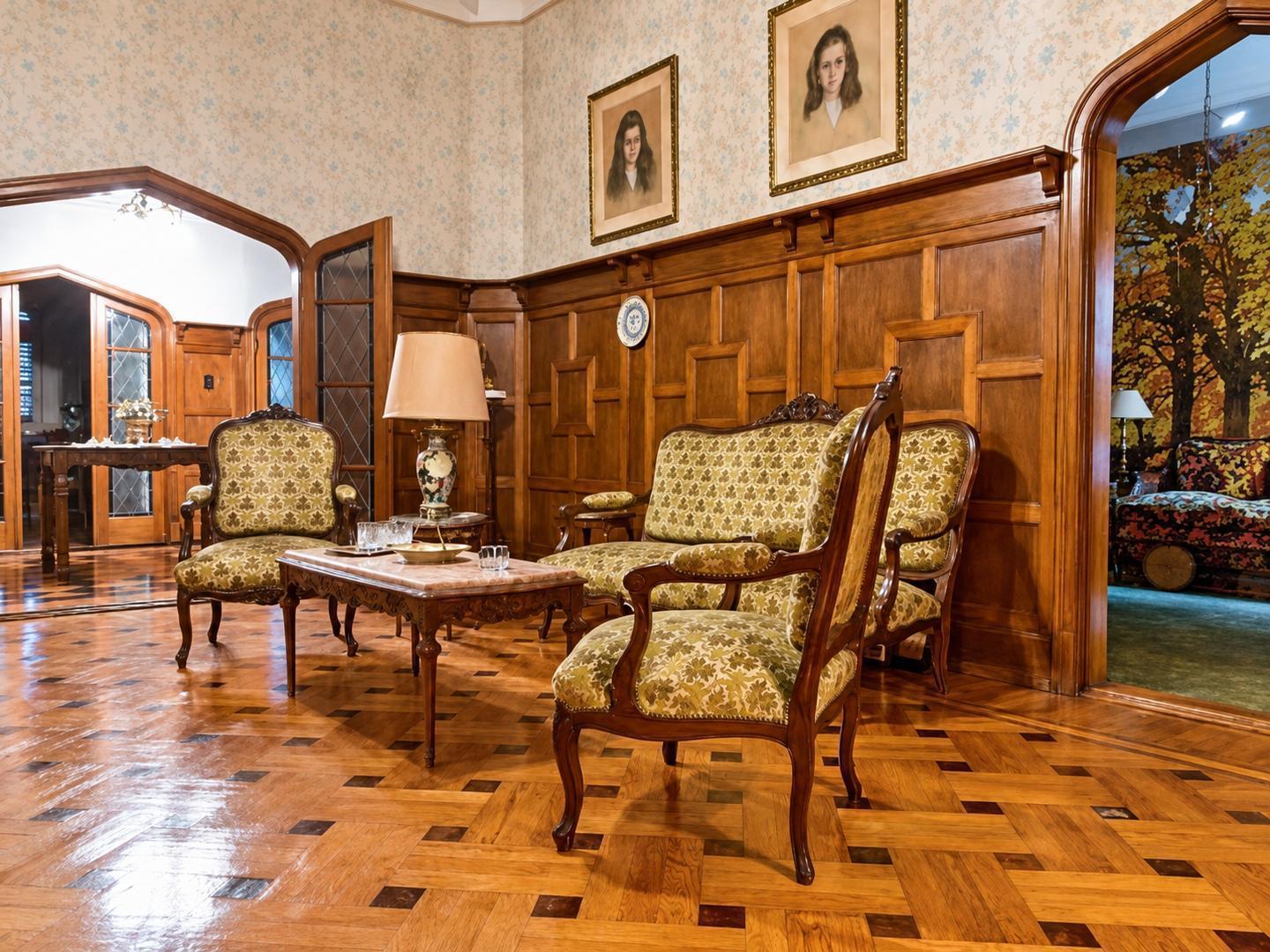Foto de Casona antigua de 5 dormitorios con jardín y pileta en el centro, imagen 1