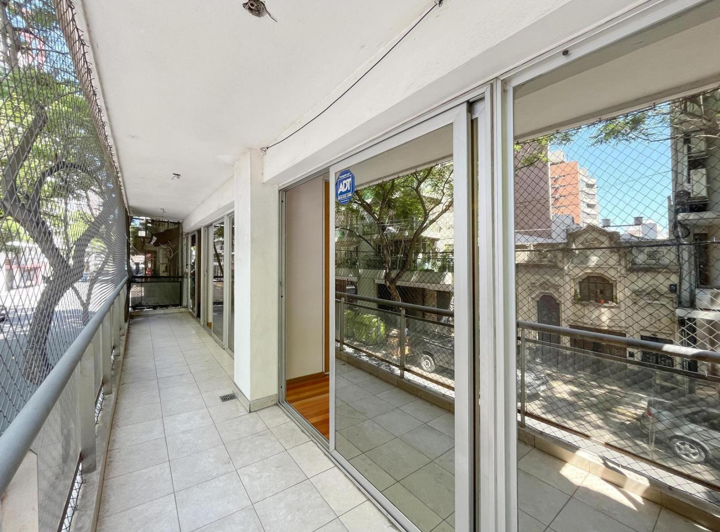 Foto de Departamento de 3 dormitorios con 3 baños, radiadores, cochera y, imagen 4