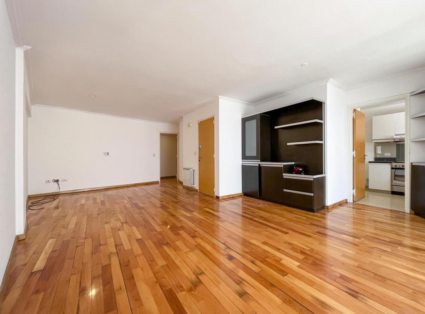 Foto de Departamento de 3 dormitorios con 3 baños, radiadores, cochera y, imagen 1