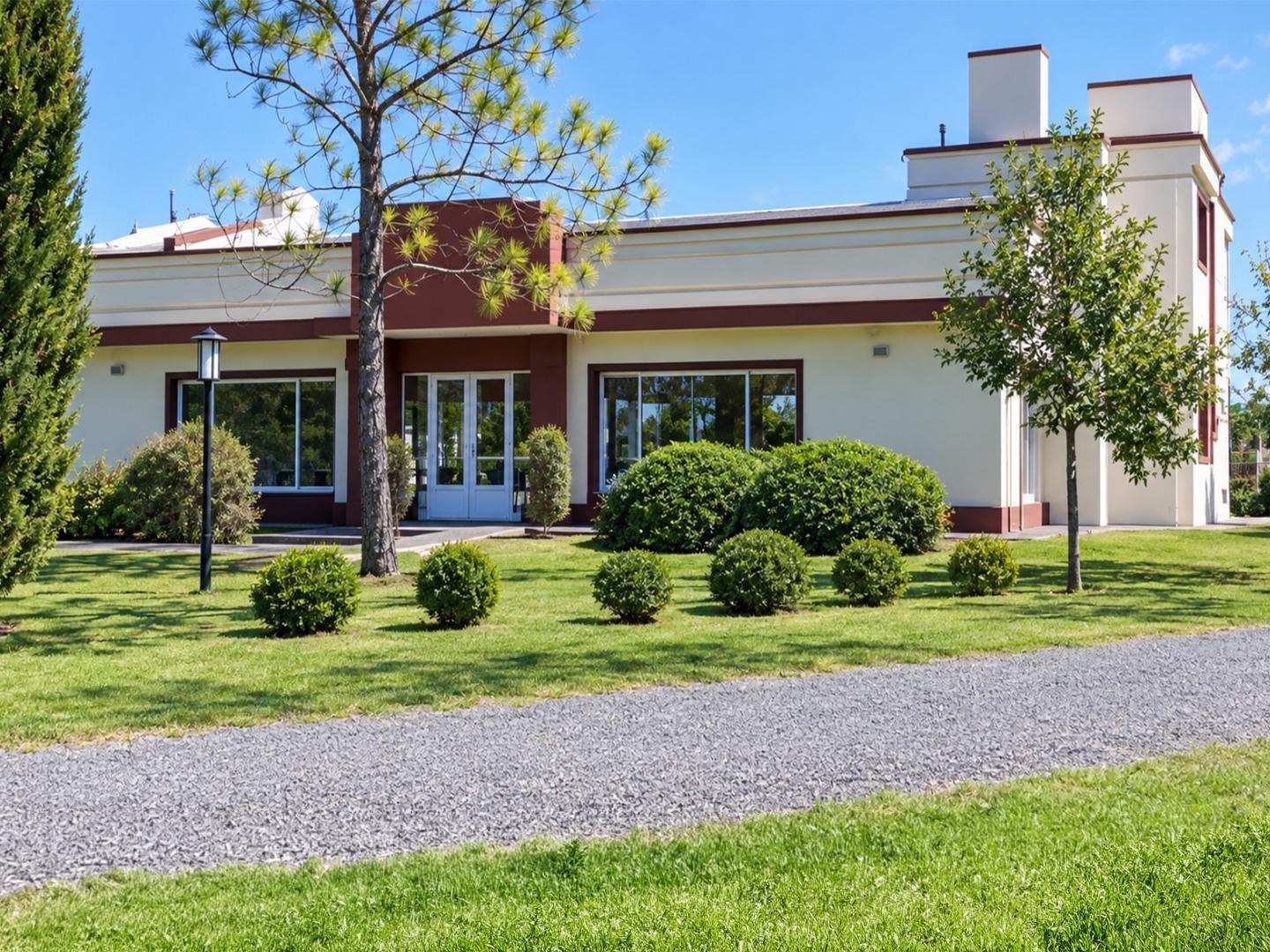 Foto de Terreno en Barrio Cerrado con amenities campos de Esther, imagen 3