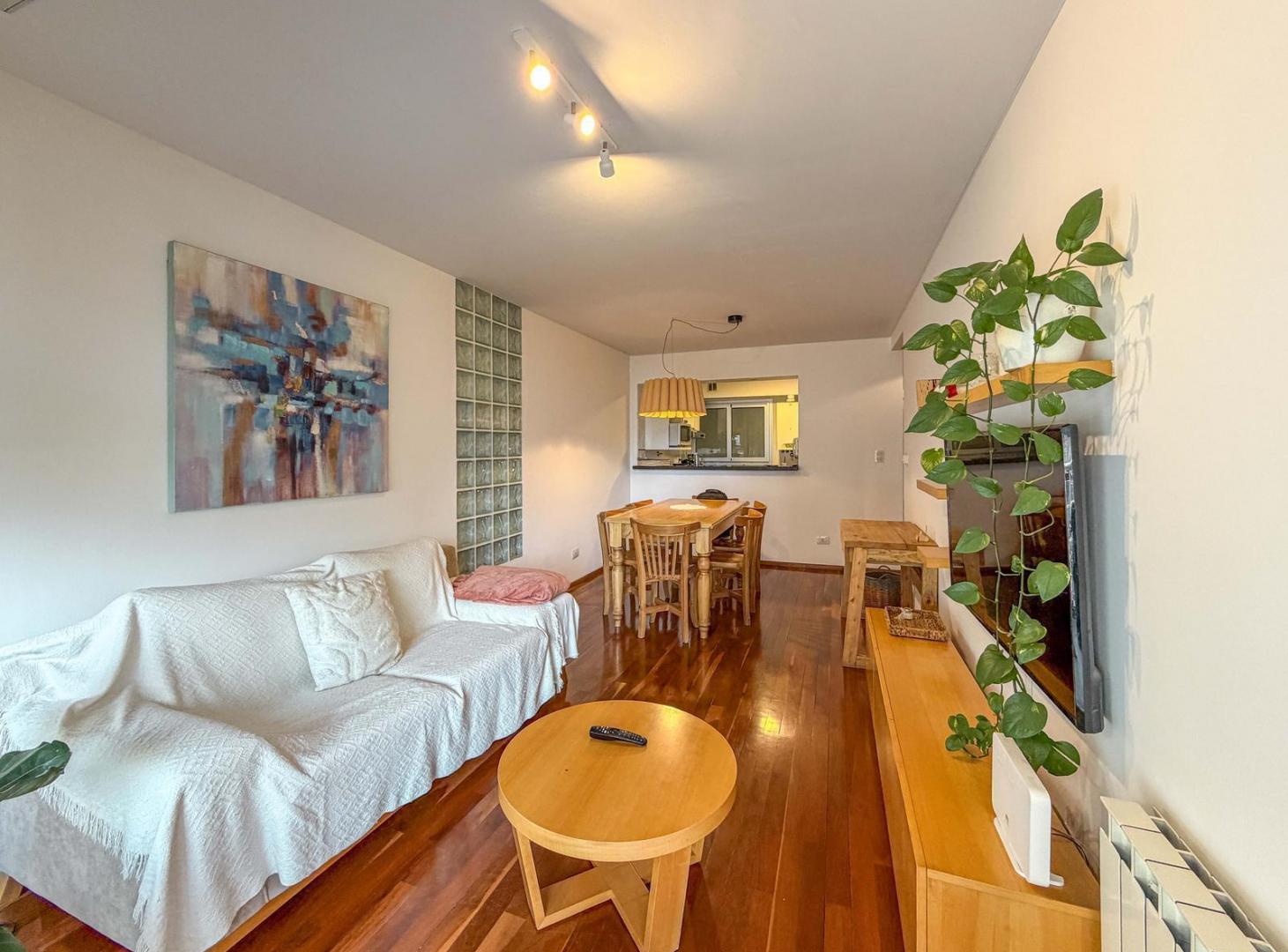Foto de Departamento de 1 dormitorio con radiadores, amenities y cochera, imagen 1