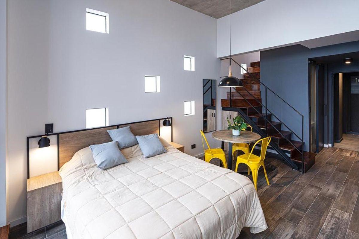 DUPLEX AMOBLADO CON TERRAZA EXCLUSIVA EN SAN JUAN 2312 A LA VENTA