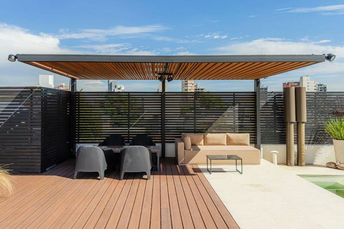 CASA DE DISEÑO DE 3 DORMITORIOS CON PILETA, PARRILLERO Y COCHERA EN VENTA 3