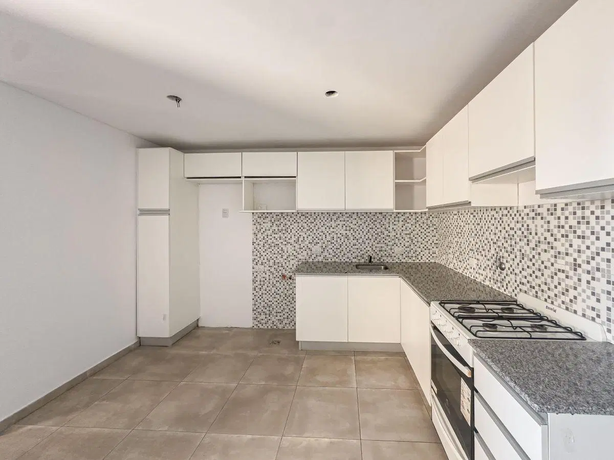 DEPARTAMENTO EN VENTA DE 1 DORMITORIO CON OPCIÓN COCHERA EN ZONA FACULTADES 5
