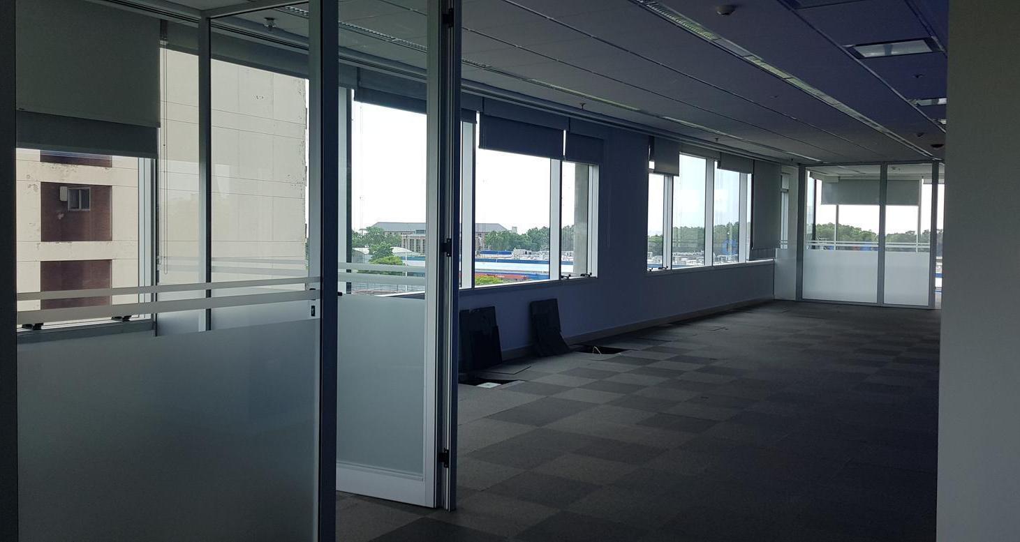 Foto de Alquiler Oficina AAA | Edificio Proa, Vicente López | con vista al rio, imagen 2
