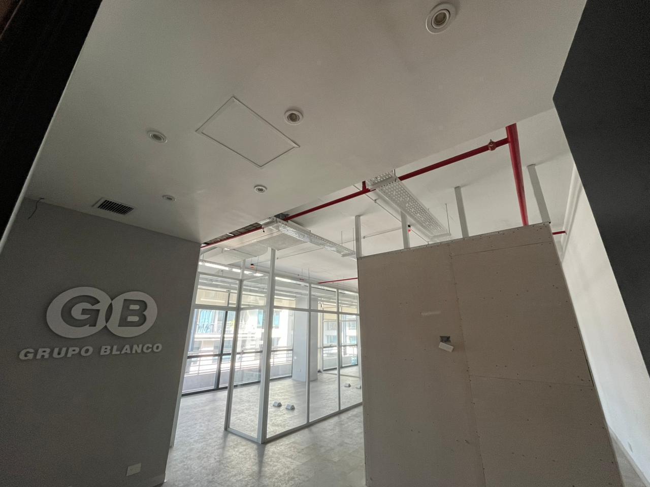 Foto de Venta Oficina AAA en Complejo Al Rio | Edificio Docks Alrío, Vicente, imagen 2