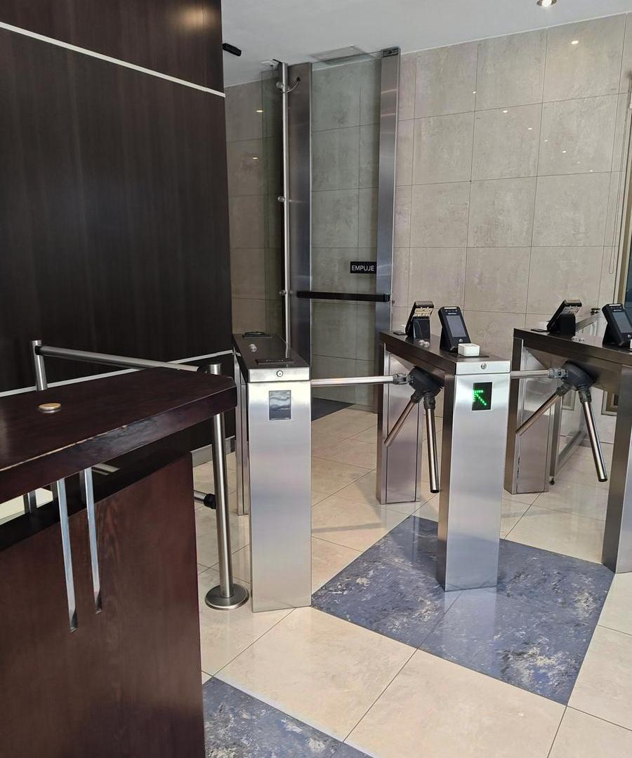 Foto de Alquiler de Oficinas Corporativas | Complejo Olivos Building |, imagen 3