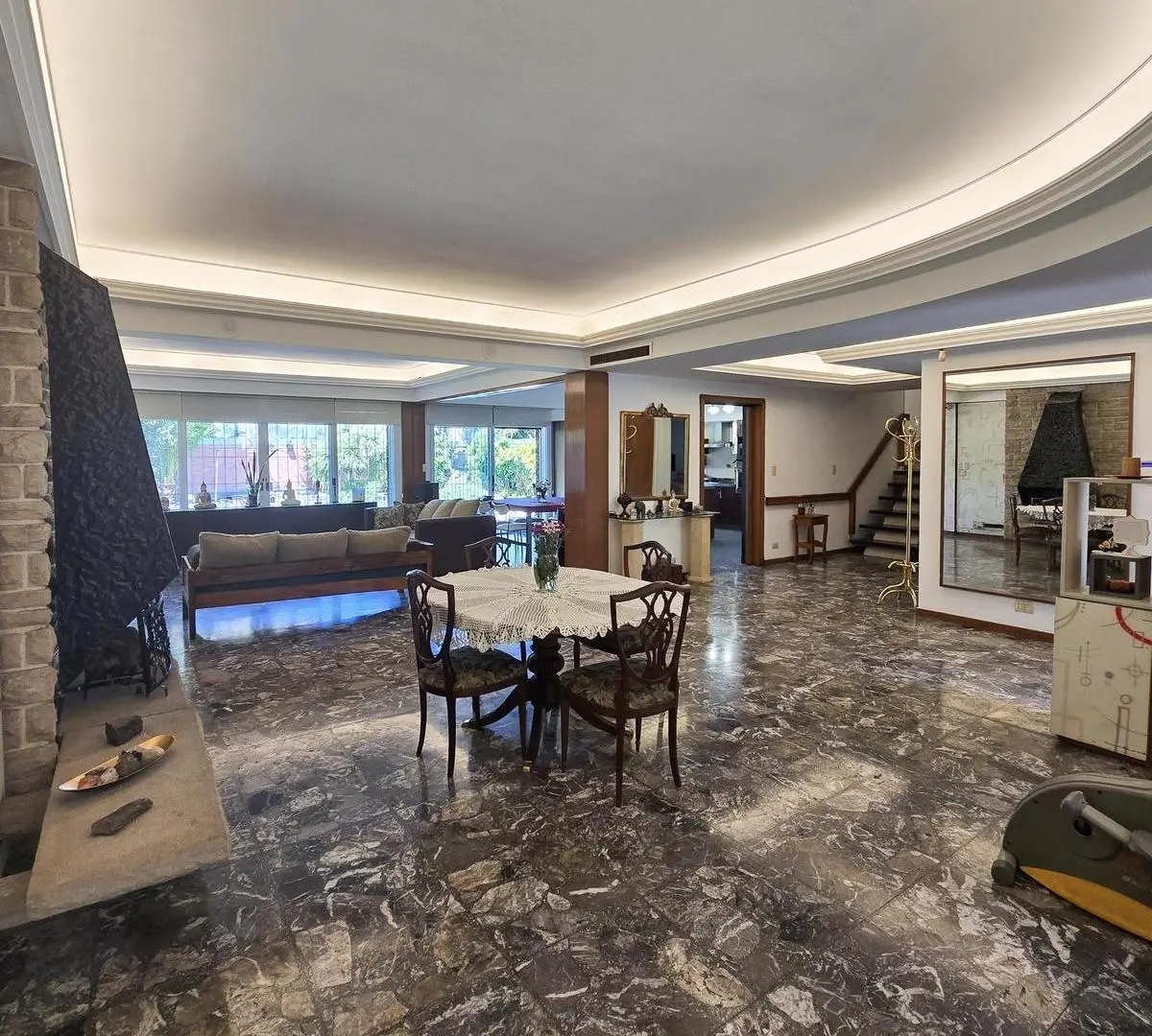 Venta Chalet de 4 Ambientes con Jardín, Piscina, Quincho y Playroom en Versalles – Apto Crédito 4