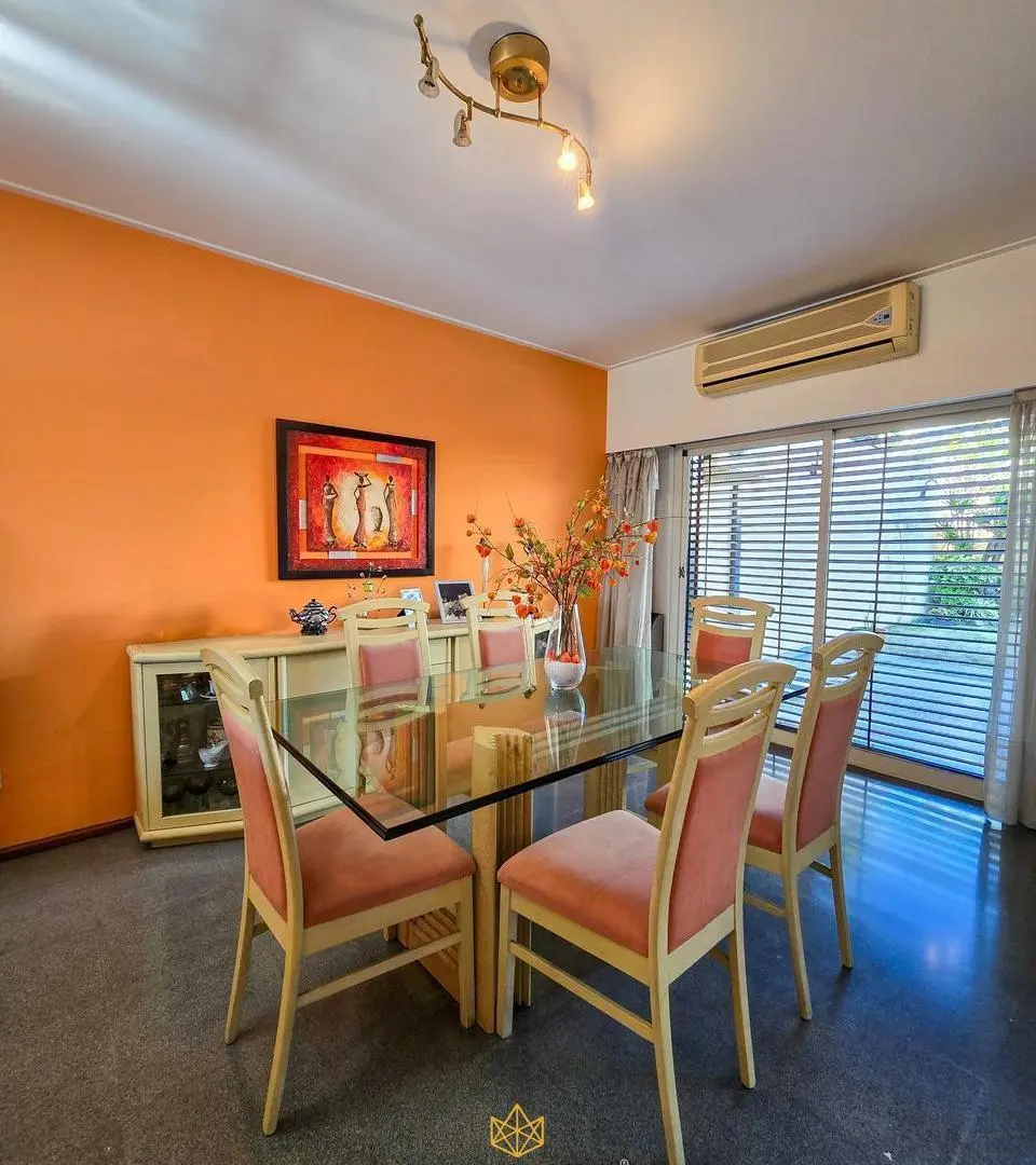 Venta casa 5 ambientes en dos plantas con jardín, parrilla y garaje en Villa Lugano 2