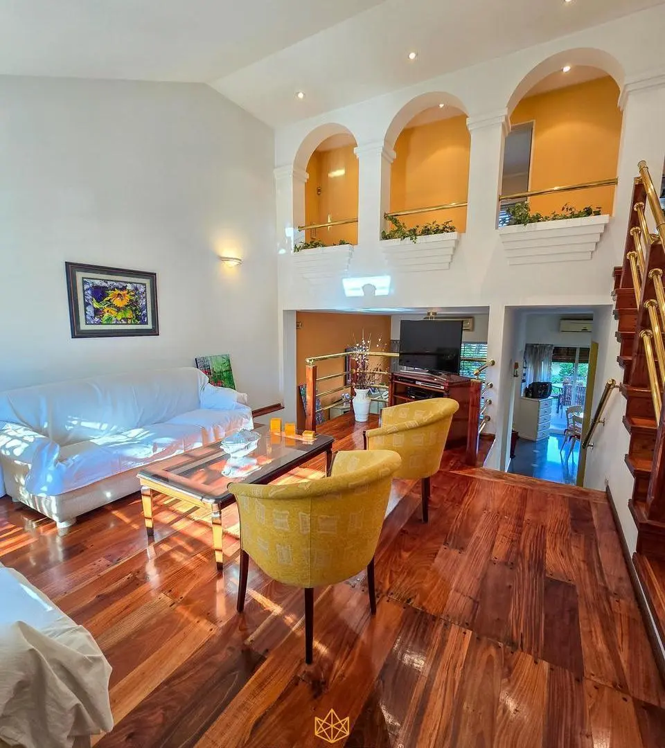 Venta casa 5 ambientes en dos plantas con jardín, parrilla y garaje en Villa Lugano 4