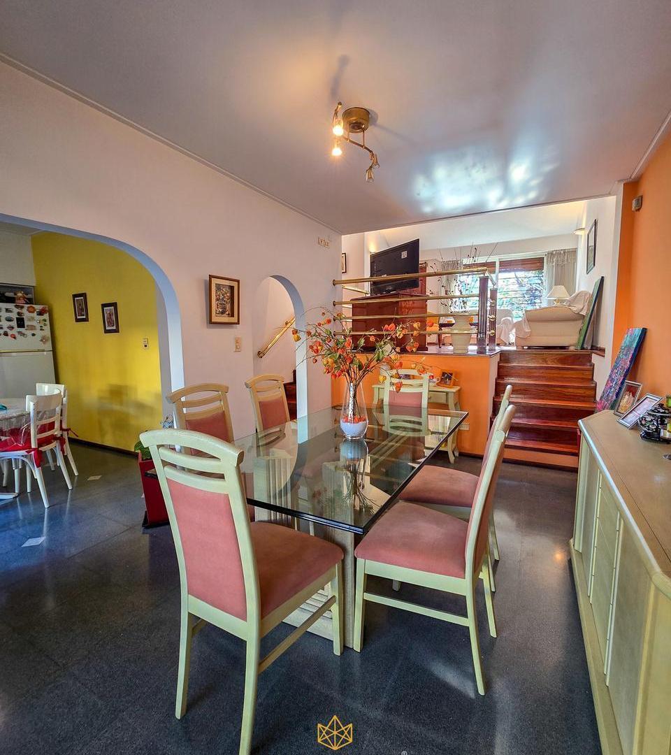 Foto de Venta casa 5 ambientes en dos plantas con jardín, parrilla y garaje en, imagen 5