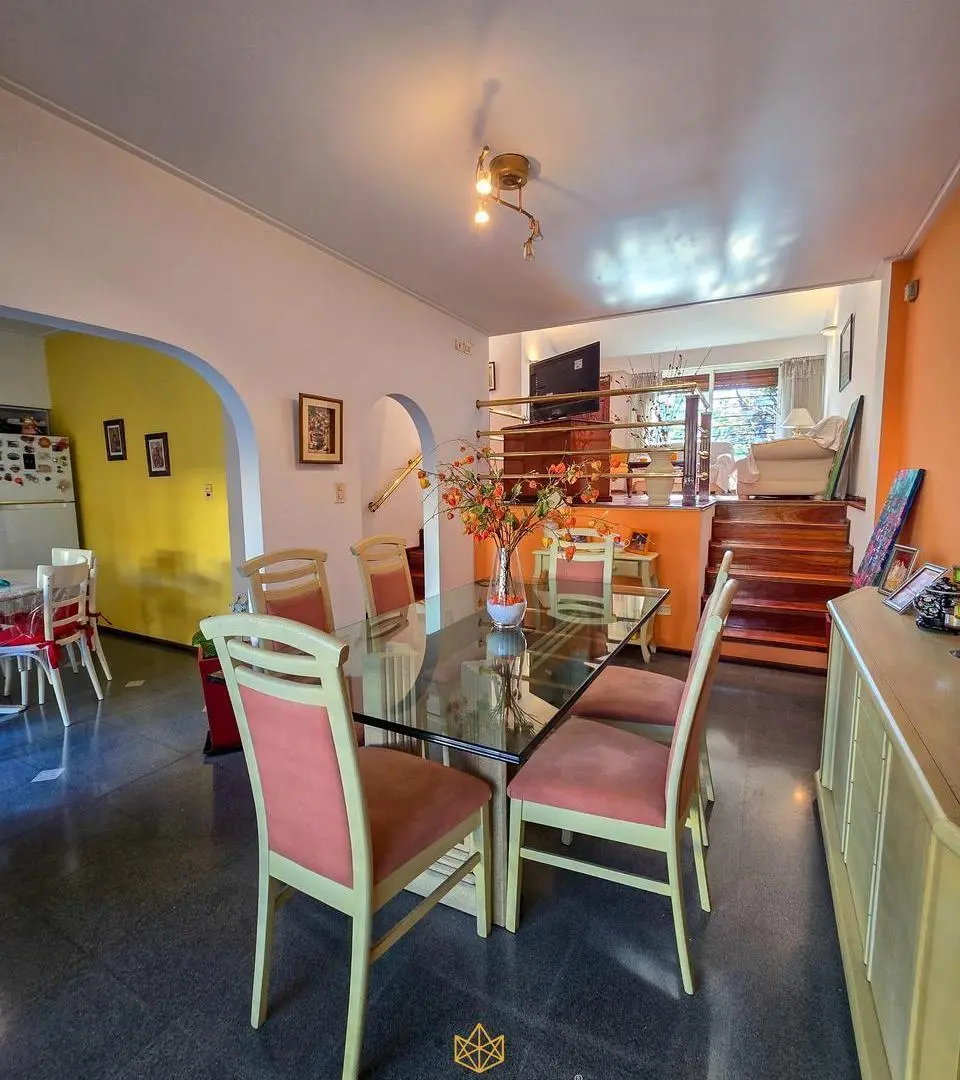 Venta casa 5 ambientes en dos plantas con jardín, parrilla y garaje en Villa Lugano 5