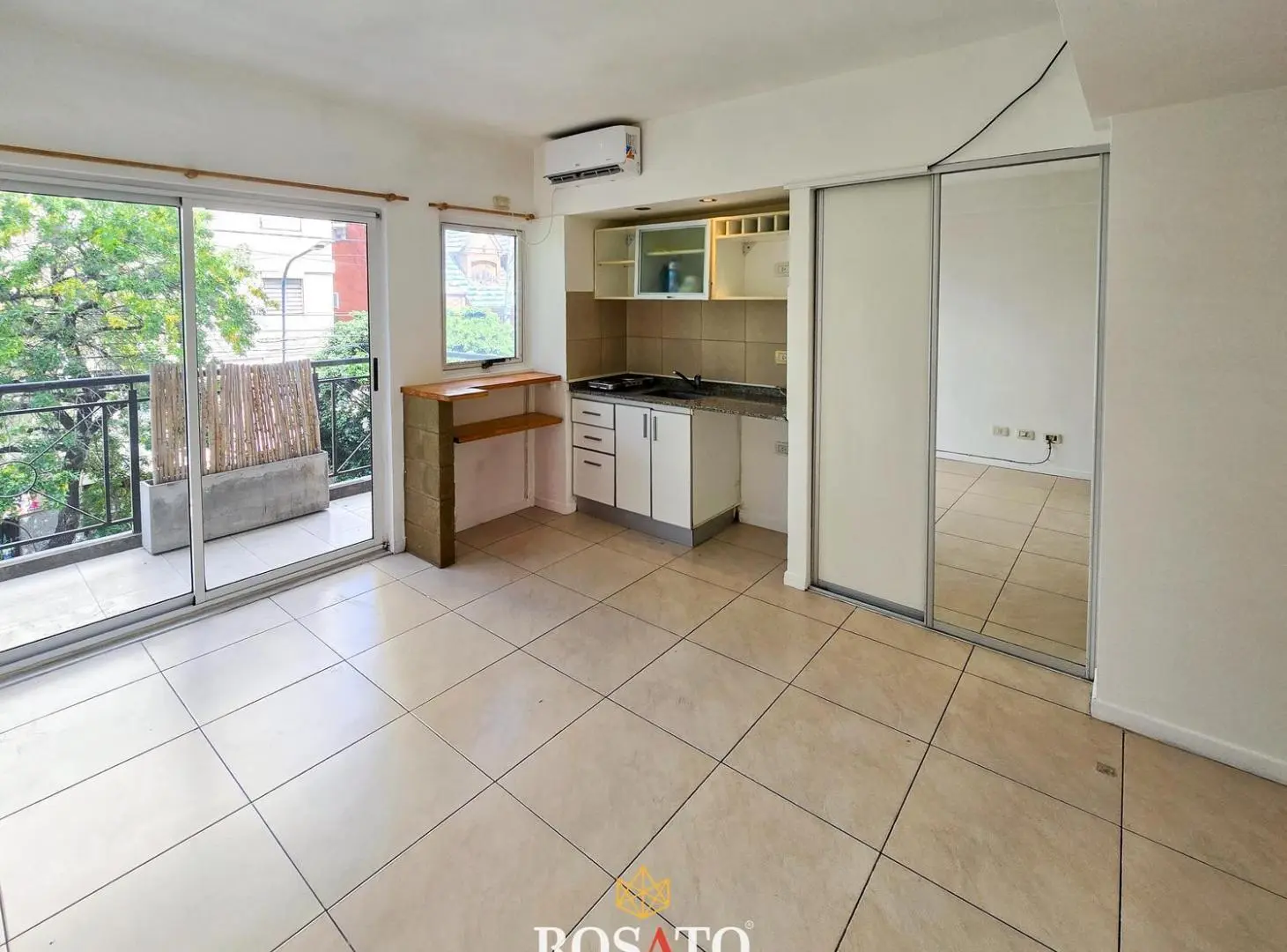 Venta monoambiente al frente con balcón y amenities en Flores Sur – Apto crédito y apto profesional 1
