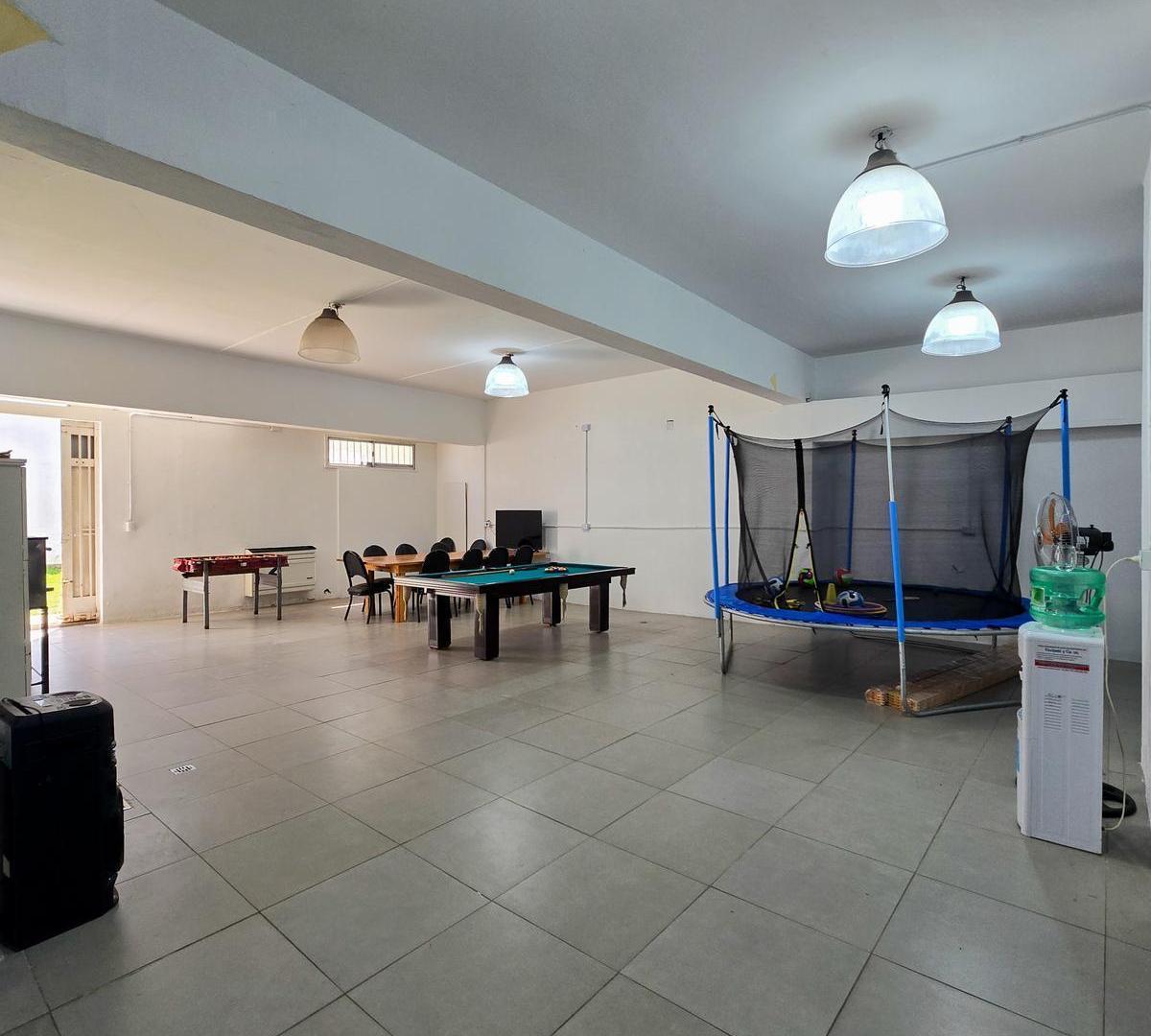 Foto de Venta inmueble comercial con local, garaje y 3 departamentos sobre, imagen 4