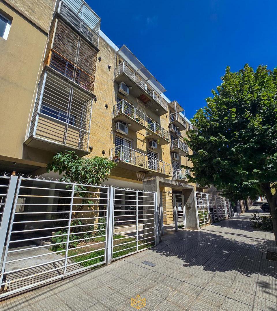 Alquiler departamento 3 ambientes con balcón y cochera en Villa Lugano