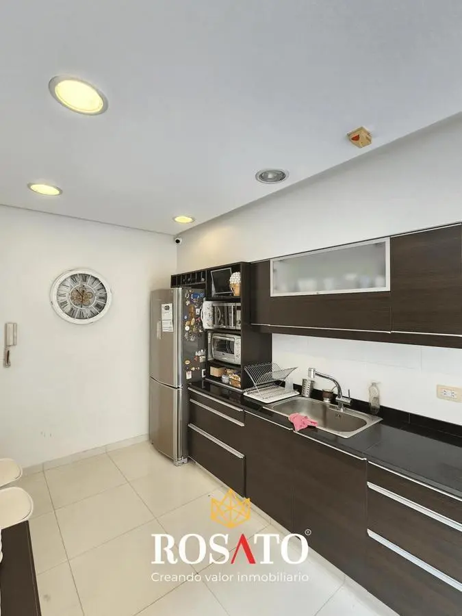 Venta casa 4 ambientes en dos plantas con suite, patio, parrilla y cochera en Villa Lugano 5