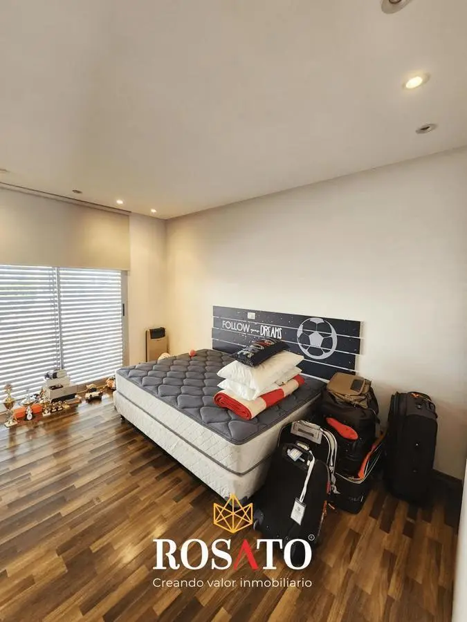 Venta casa 4 ambientes en dos plantas con suite, patio, parrilla y cochera en Villa Lugano 4