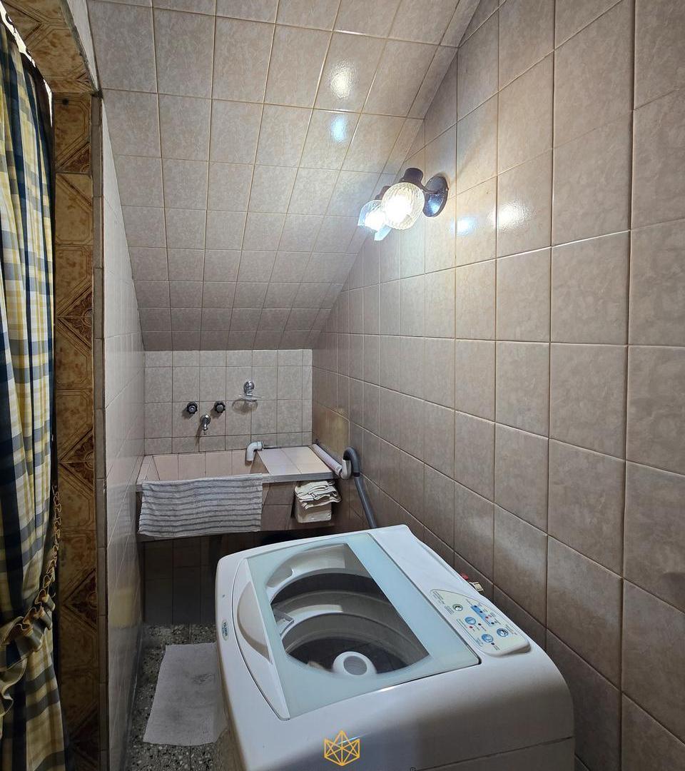 Foto de Venta de casa de 4 plantas ideal para tres familias – Parque Avellaneda, imagen 5