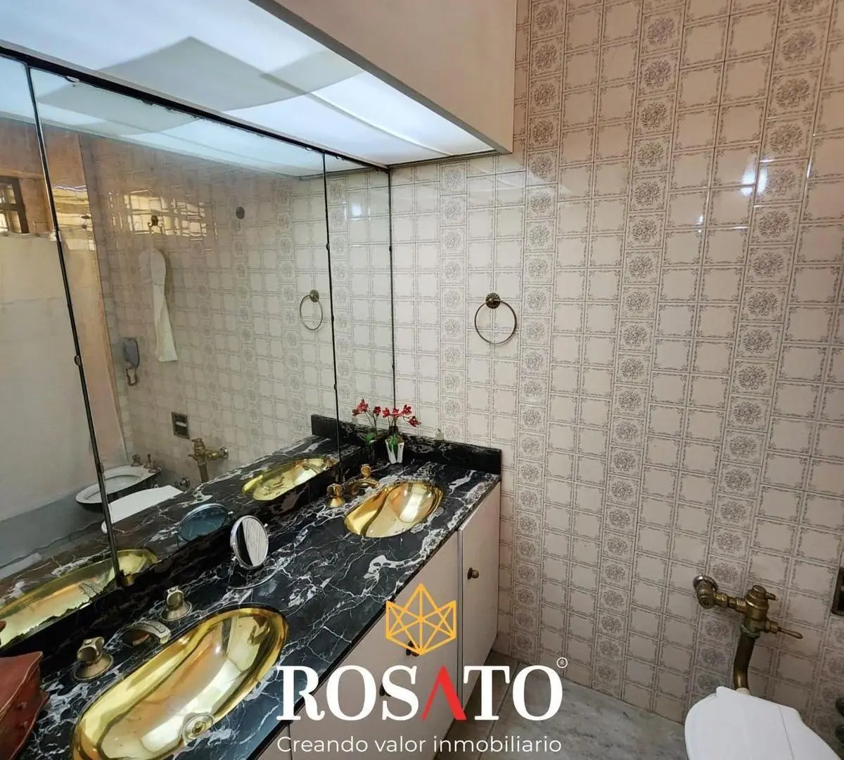 Venta casa 4 ambientes desarrollada en 4 plantas con terraza, piscina y garaje en Villa Lugano 5