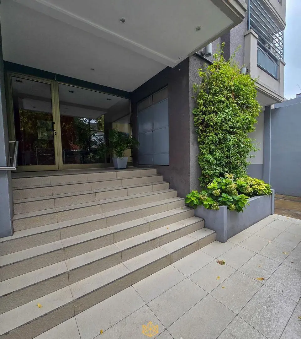Alquiler departamento monoambiente dividido con balcón y cochera en Villa Lugano 4