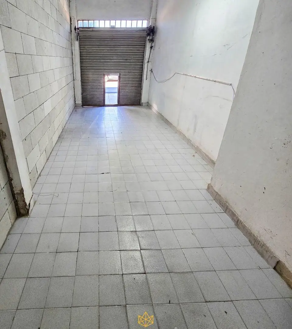 Alquiler de dos locales comerciales unificados de 78 m² en Villa Lugano 5