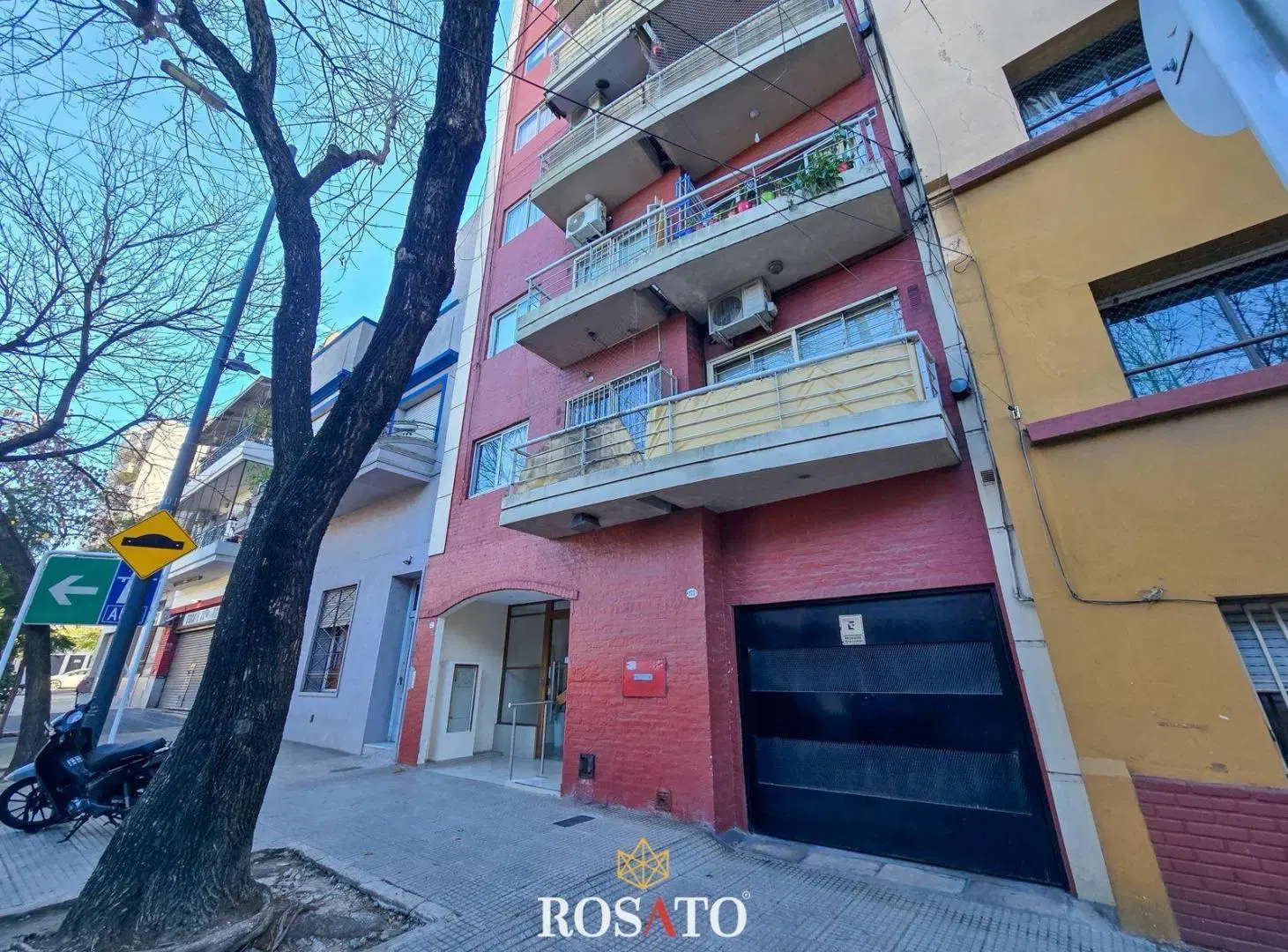 Alquiler monoambiente con balcón en Parque Chacabuco 3