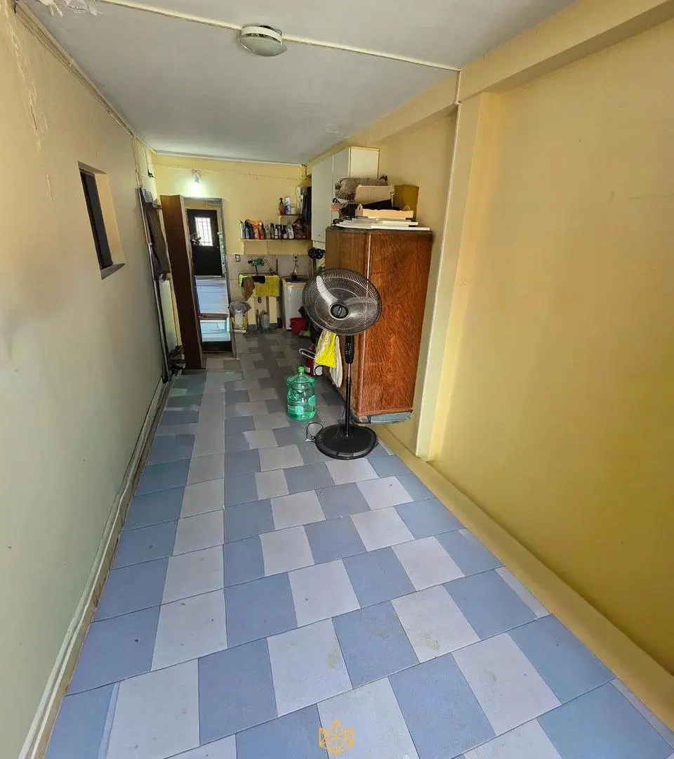 Venta casa de 5 ambientes con garaje y jardín en Villa Lugano 2
