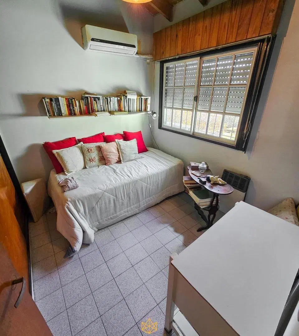 Venta casa de 5 ambientes con garaje y jardín en Villa Lugano 5