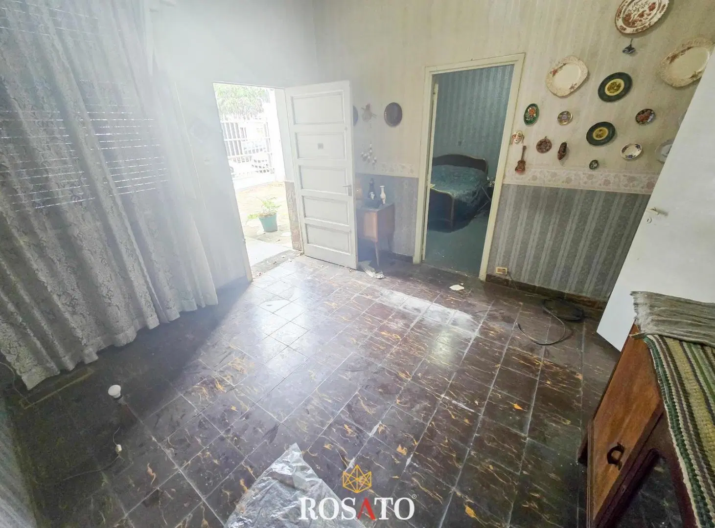 Venta casa 3 ambientes con patio, jardín, terraza y garaje en Villa Lugano – A reciclar 4