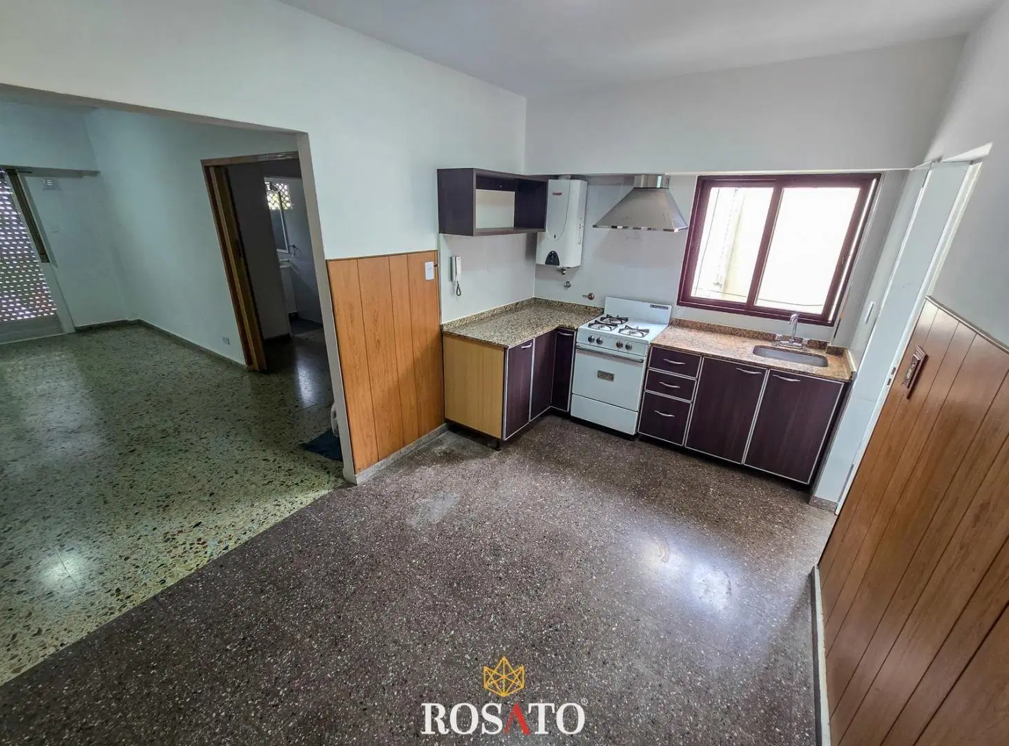 Alquiler departamento 3 ambientes con balcón corrido al frente en Villa Lugano 2