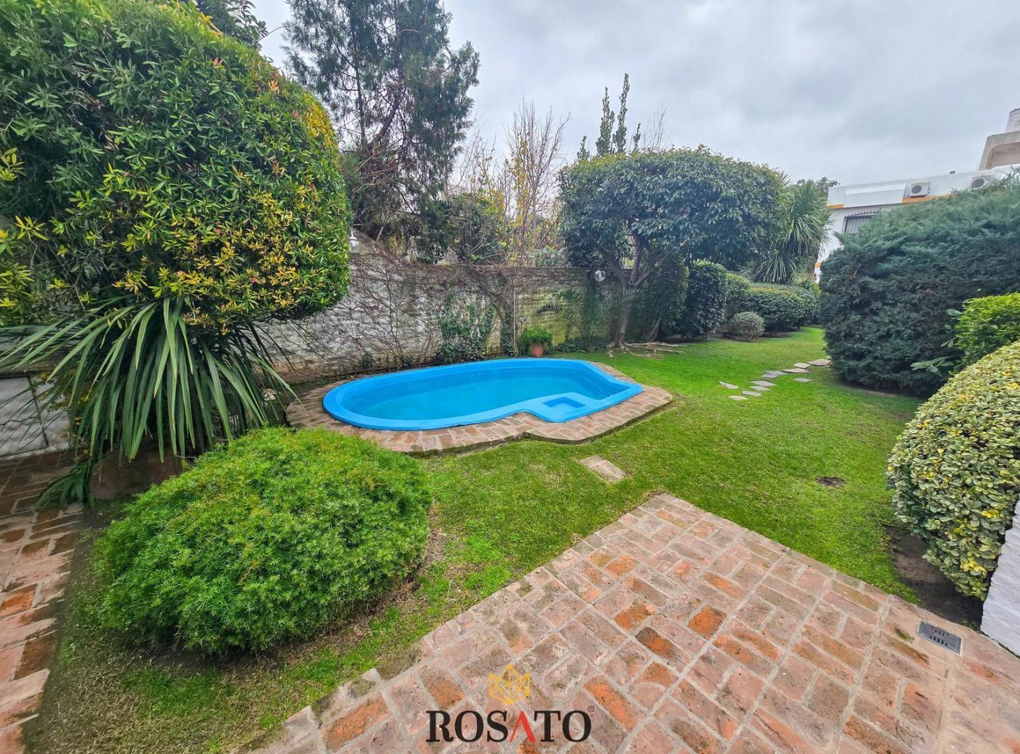 Foto de Venta Casa 4 Ambientes en Dos Plantas con Jardín, Pileta y 2 Cocheras, imagen 4