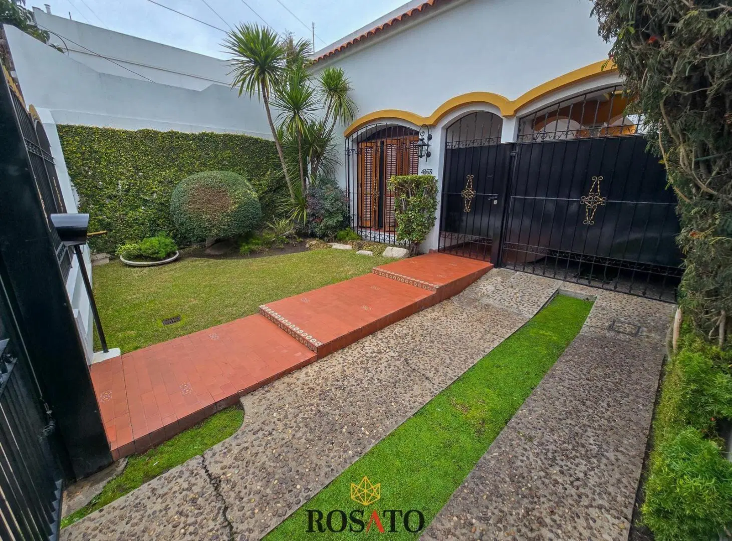 Venta Casa 4 Ambientes en Dos Plantas con Jardín, Pileta y 2 Cocheras en Villa Lugano - Apto Crédito 2