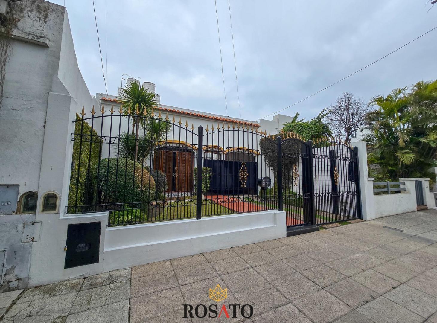 Foto de Venta Casa 4 Ambientes en Dos Plantas con Jardín, Pileta y 2 Cocheras, imagen 3