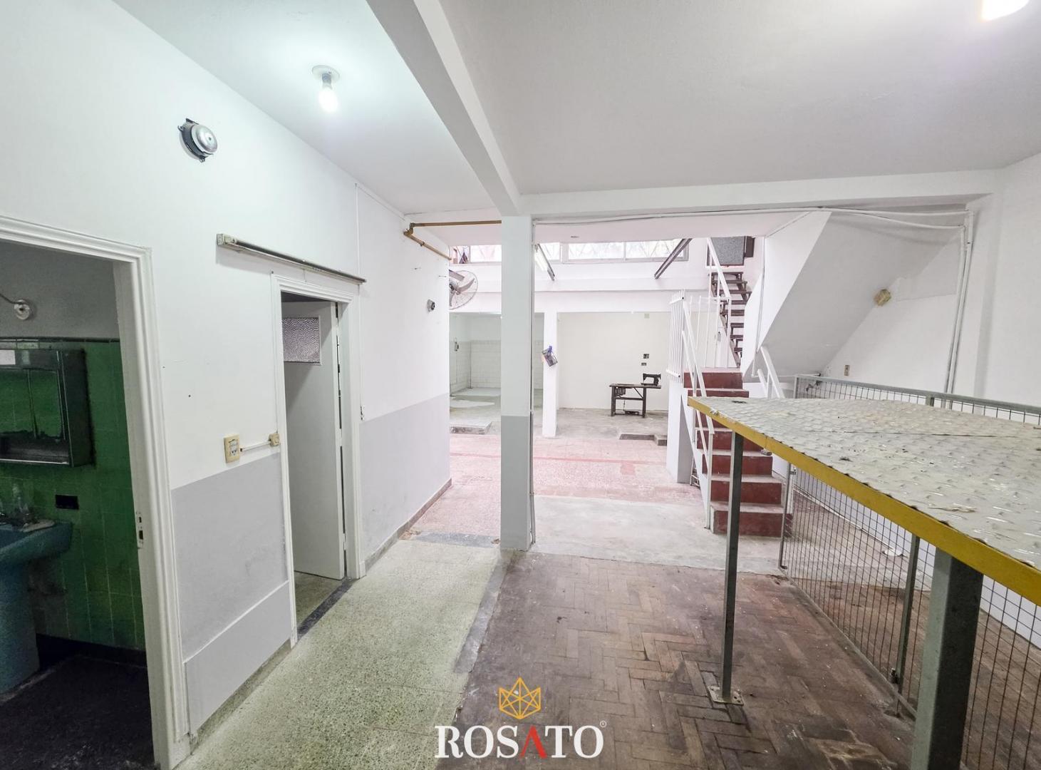 Foto de Alquiler de galpón 220 m² en 2 plantas – Villa Lugano, imagen 1