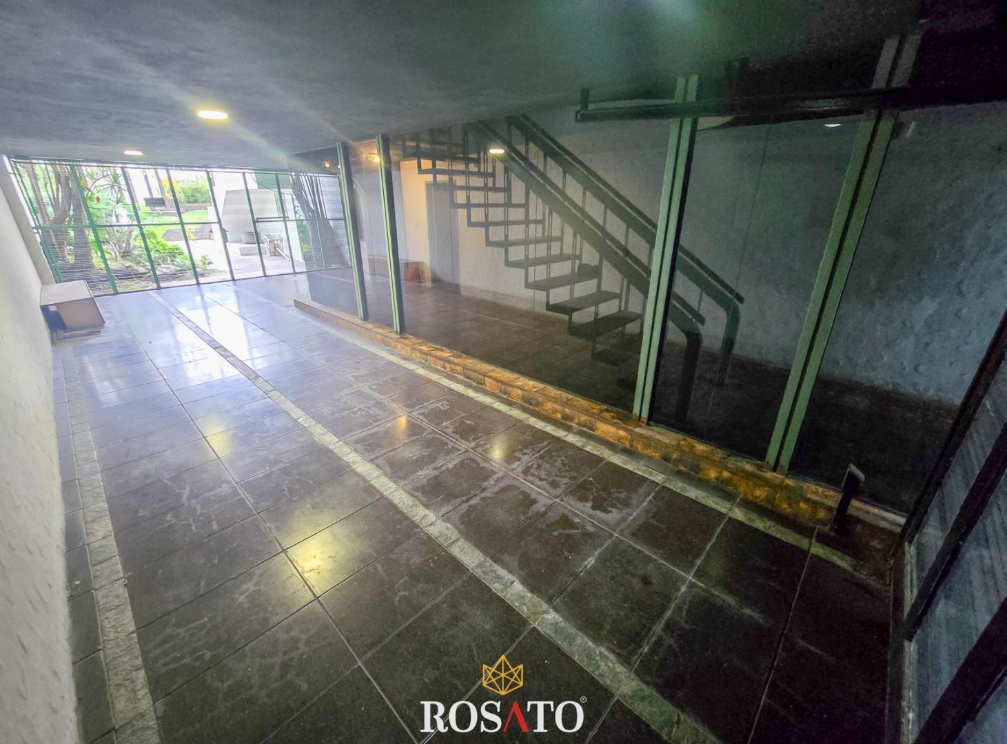 Foto de Venta Casa de 6 Ambientes en 3 Plantas con Jardín, Parrilla y Garaje en, imagen 3