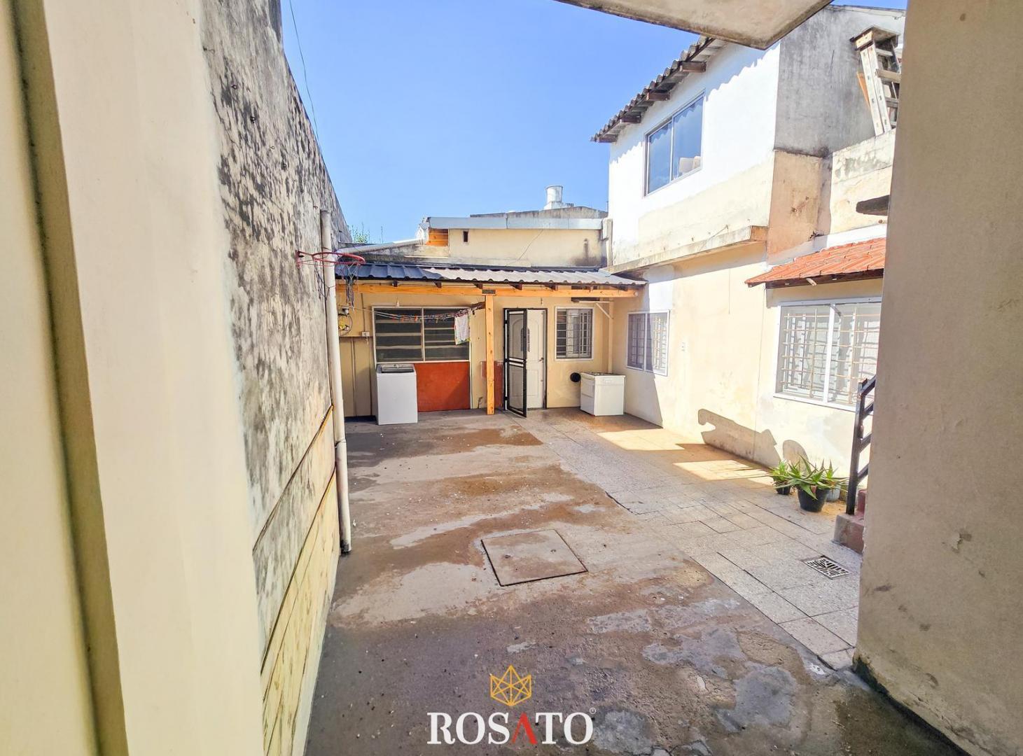 Foto de Venta propiedad multifamiliar con local comercial y cochera en Villa, imagen 5