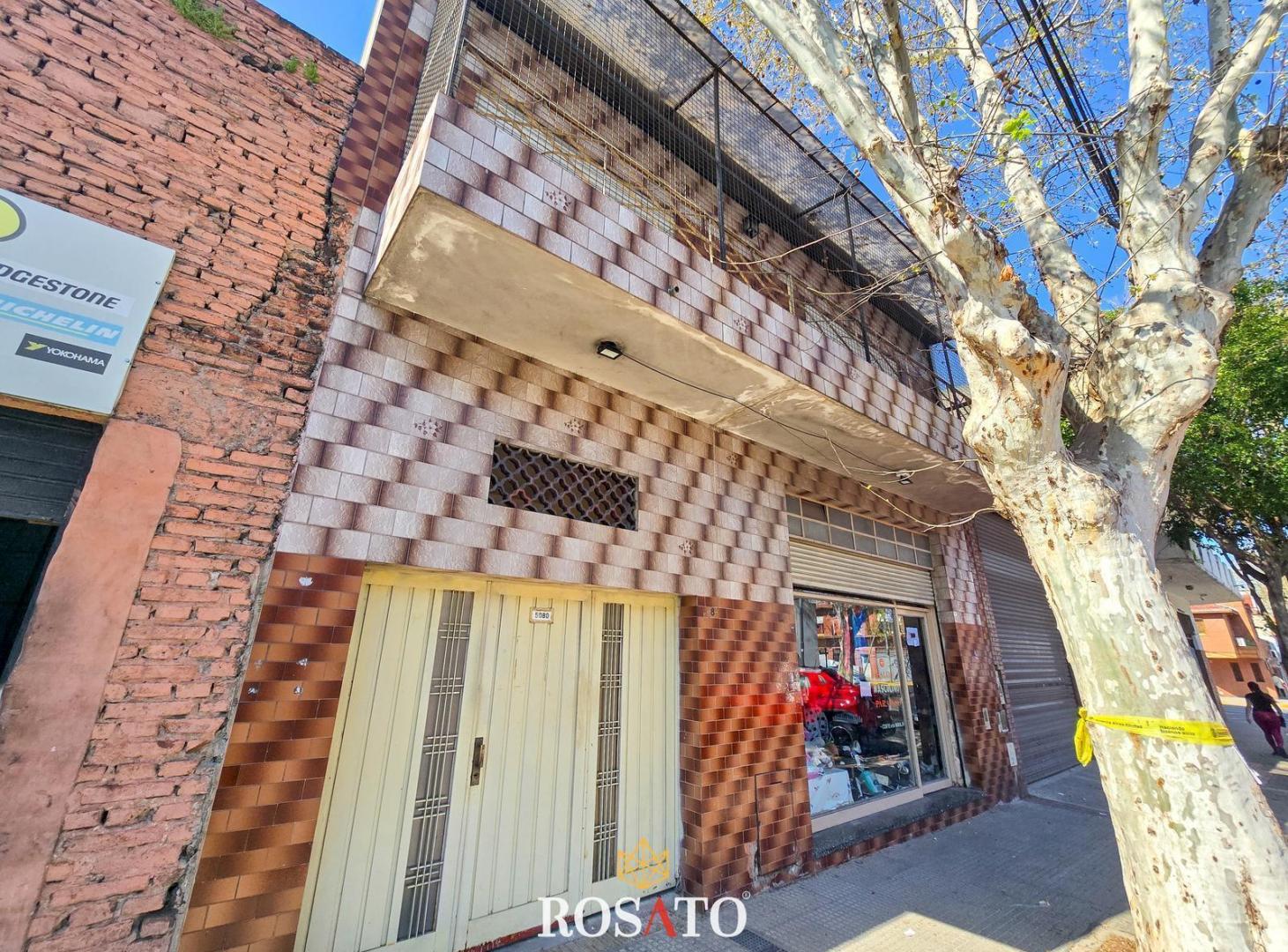 Foto de Venta propiedad multifamiliar con local comercial y cochera en Villa, imagen 2