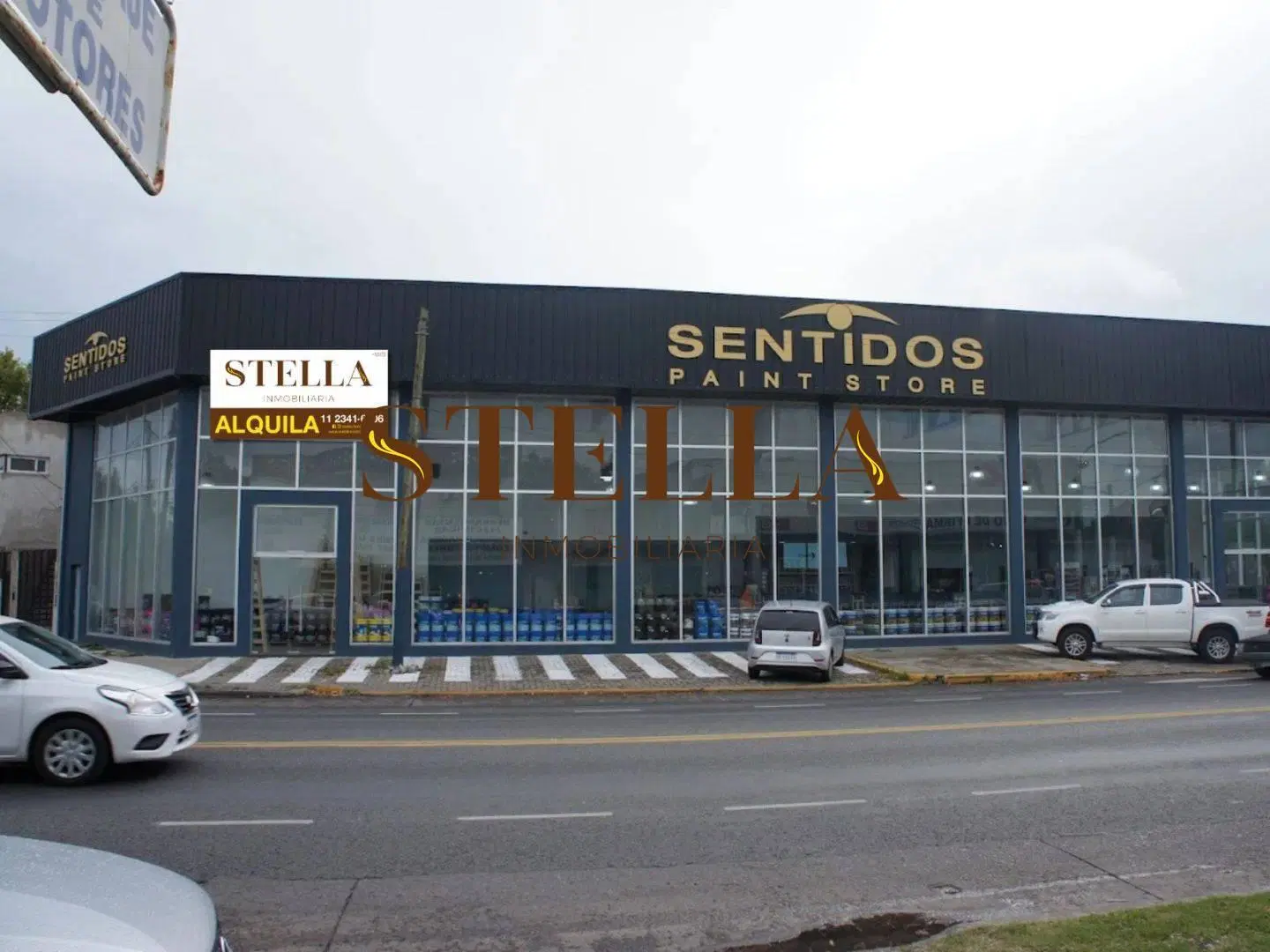 Local Comercial de Gran Escala en Esquina Castelar 4